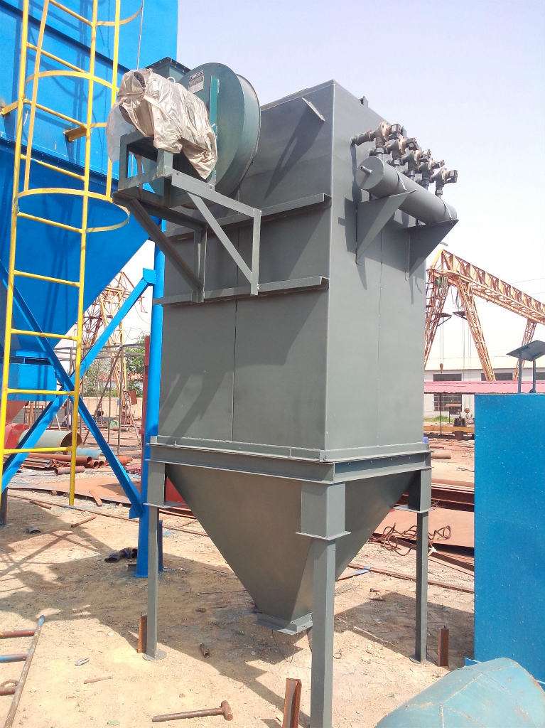 新型袋式除塵器現(xiàn)場(chǎng)使用 新型袋式除塵器現(xiàn)場(chǎng)使用