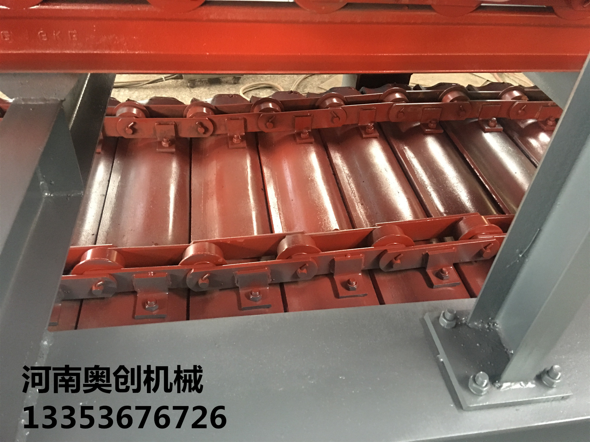 鱗板輸送機(jī)實(shí)物展示 鱗板輸送機(jī)實(shí)物展示