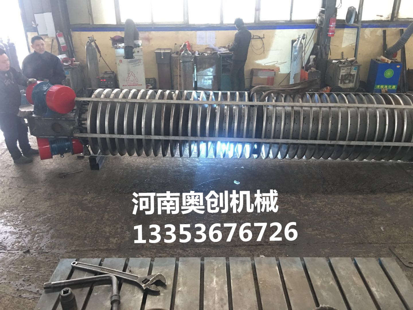 垂直振動提升機(jī)2 垂直振動提升機(jī)2