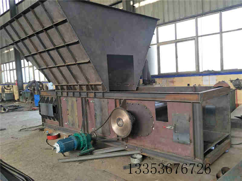 大塊尖銳原料專用重型板式喂料機(jī)的結(jié)構(gòu)特點(diǎn)介紹12 大塊尖銳原料專用重型板式喂料機(jī)的結(jié)構(gòu)特點(diǎn)介紹12